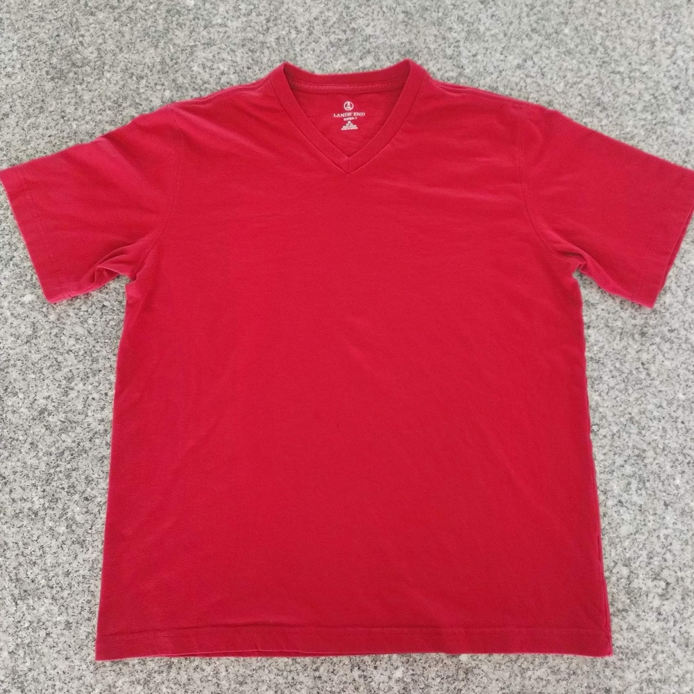 Men's Med. Land's End v-neck t-shirt